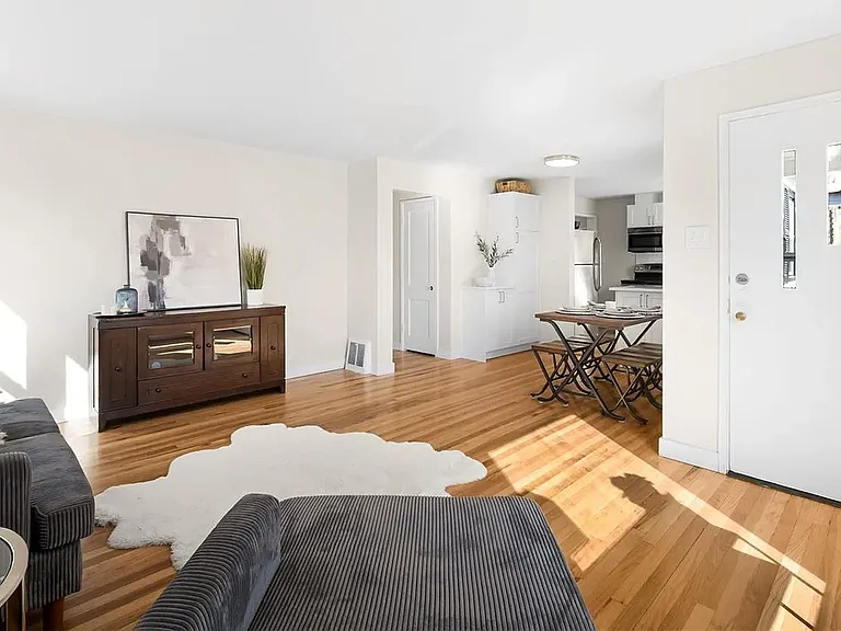 1615 S Elizabeth St — Photo 7