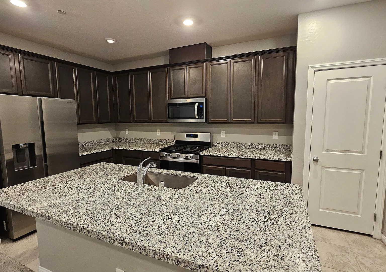 Coming Soon! Awesome Summerlin Townhome! — Photo 4