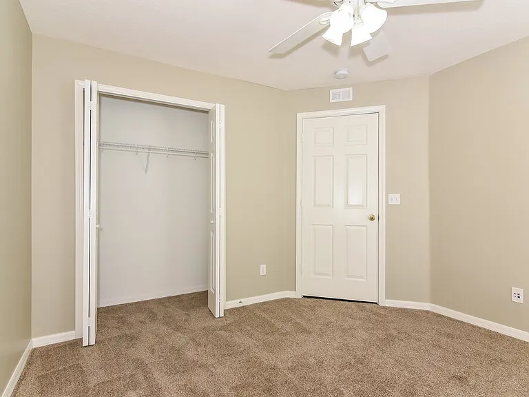 7556 Oxford Garden Cir — Photo 12
