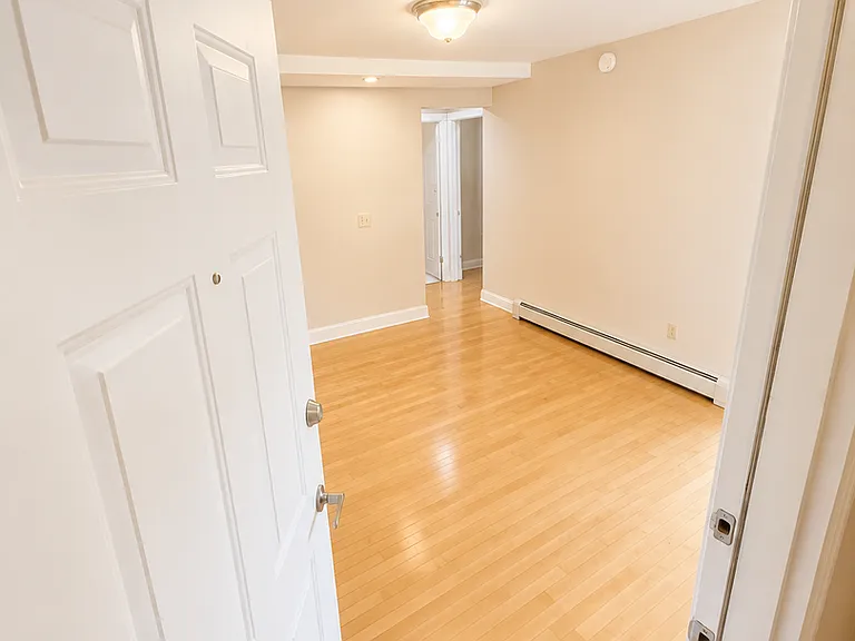 139 Jefferson St — Photo 2