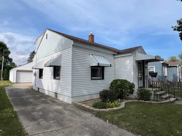 2920 Taylor St, Marinette, WI 54143