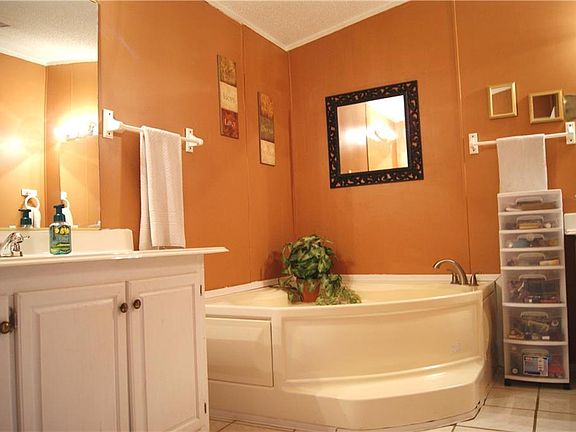 5th image of 236 Country Place Ln
