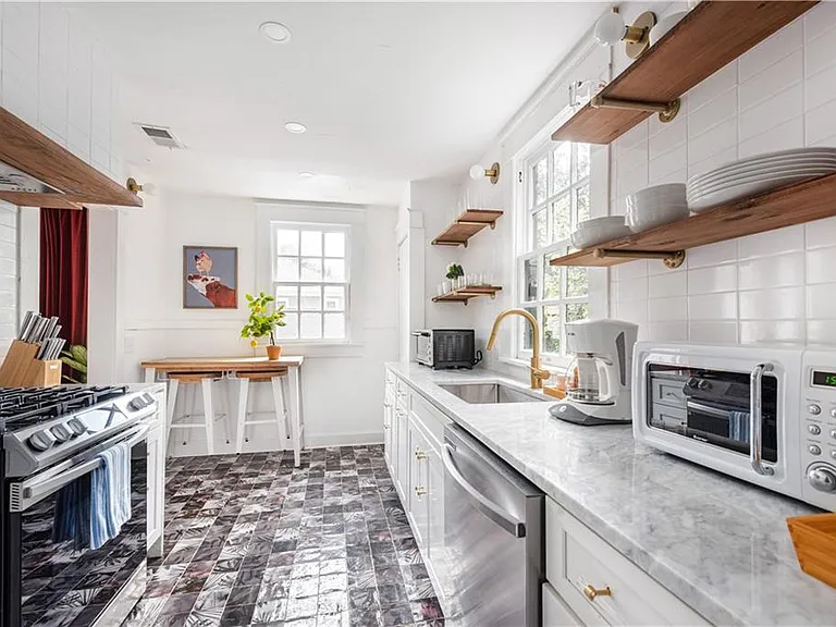 1031 Austin Ave NE #2 — Photo 32