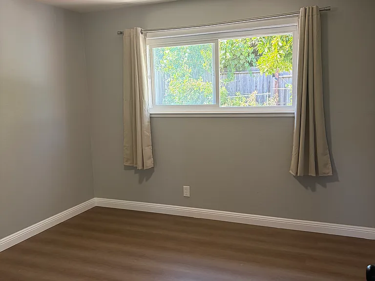 817 Horcajo St — Photo 8