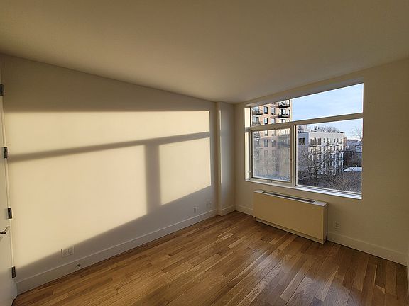 4th image of 114 Troutman St #229