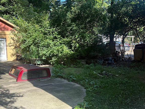 5th image of 737 Hawthorne Ave