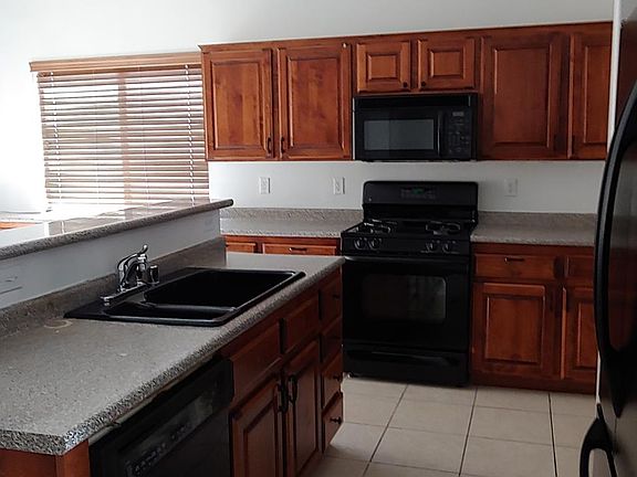 5th image of 4916 White Jade St