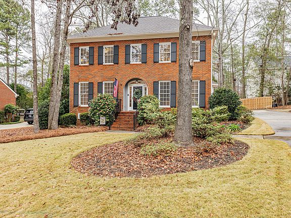 4th image of 523 Mckinnes Park