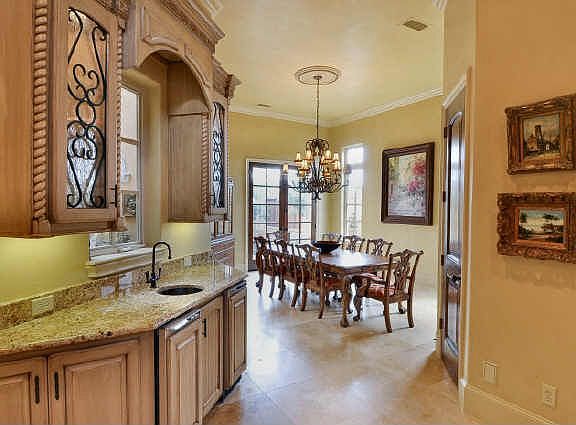 3rd image of 15 Winding Lake Dr