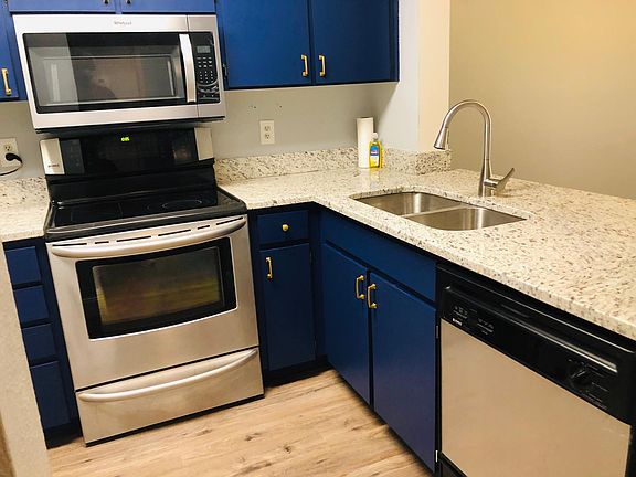 4th image of 1390 Oak Hill Dr APT 104