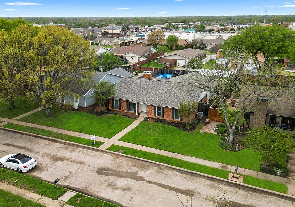 3317 John Muir Ct