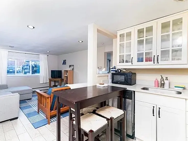 20 Miller St #1 — Photo 2