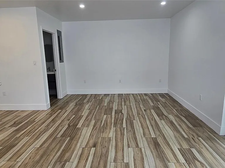 3675 Thomas Ave #3675 — Photo 8