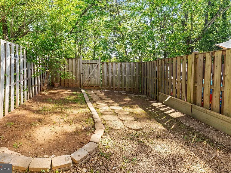 14843 Emberdale Dr — Photo 29