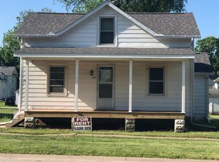 405 6th St, Durant, IA 52747