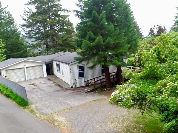 18987 Pacific Crest Dr, Brookings, OR 97415