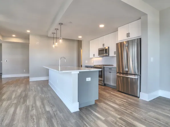 32 Oakland Avenue image 3 of 32