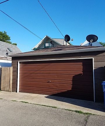 5th image of 2844 W McLean Ave