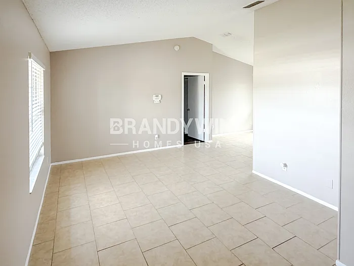 7108 Steffie Ln — Photo 4