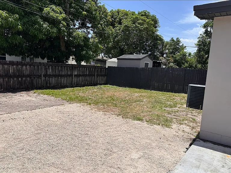 7120 SW 10th St #1 — Photo 9
