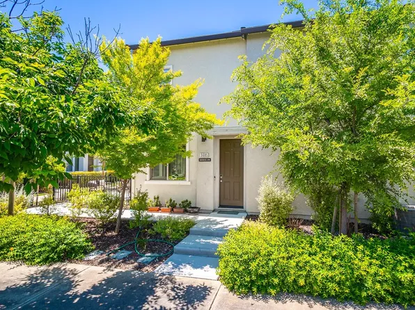5685 Whimsical Ln, Sacramento, CA 95835