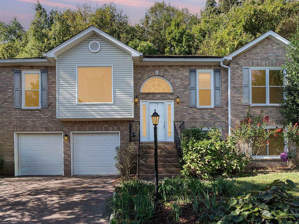 1st image of 609 Glenridge Close
