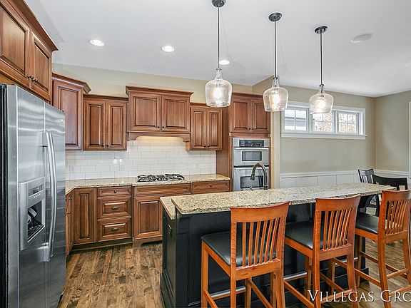 2nd image of 4069 E Gables Ct NE