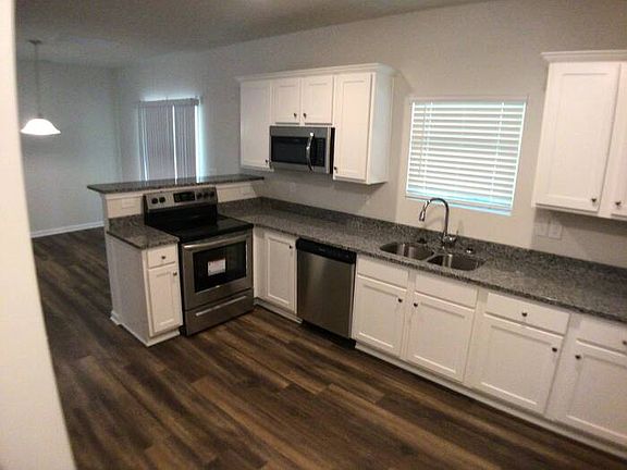 4th image of 2212 Beauty St