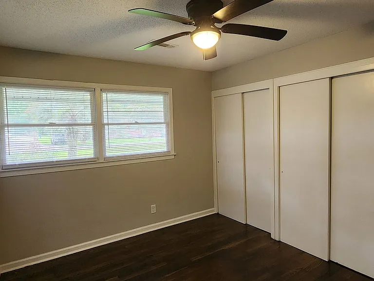 1120 Stratford Rd — Photo 8