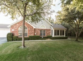 929 Bridges Dr, Arlington, TX 76012