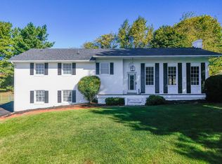 920 Norbourne Ave, Vinton, VA 24179