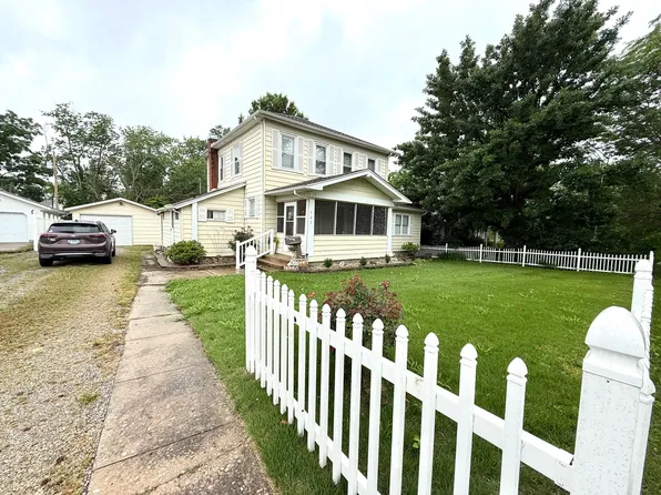 107 Wilcox Ave, Zeigler, IL 62999