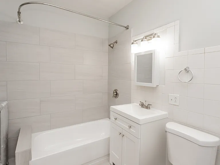 6901-17 S. Paxton/2211-17 E 69th St. — Photo 11