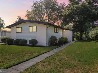 8213 Arrowhead Rd, Pikesville, MD 21208