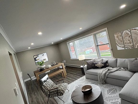 4th image of 22 Heiman St #2