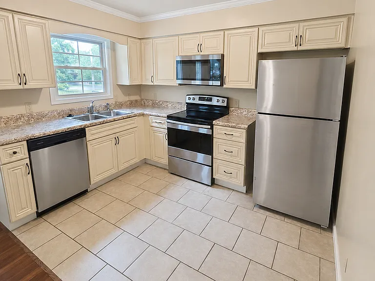 223 Cooper Rd — Photo 3