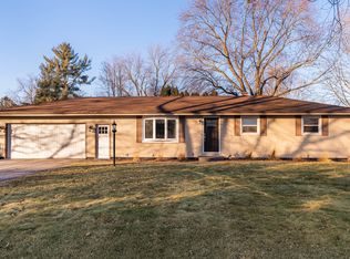 229 Alfred Dr, Sycamore, IL 60178