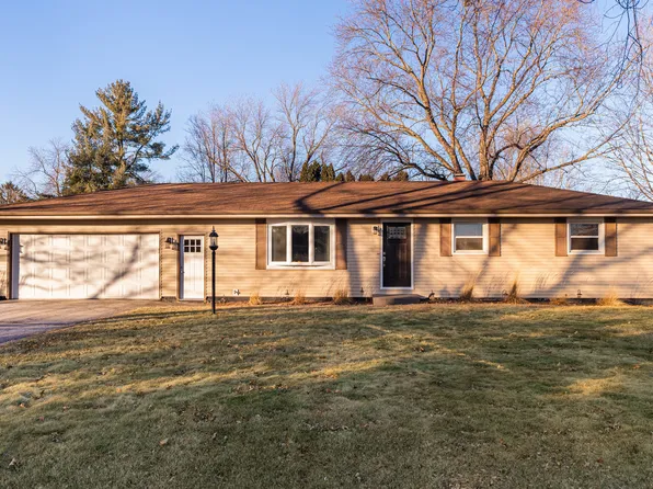 229 Alfred Dr, Sycamore, IL 60178