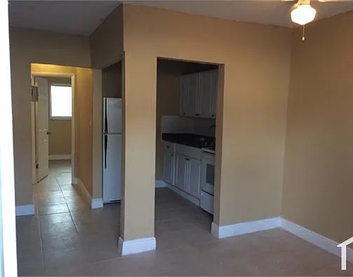 2131 NW 7th St #3 — Photo 1