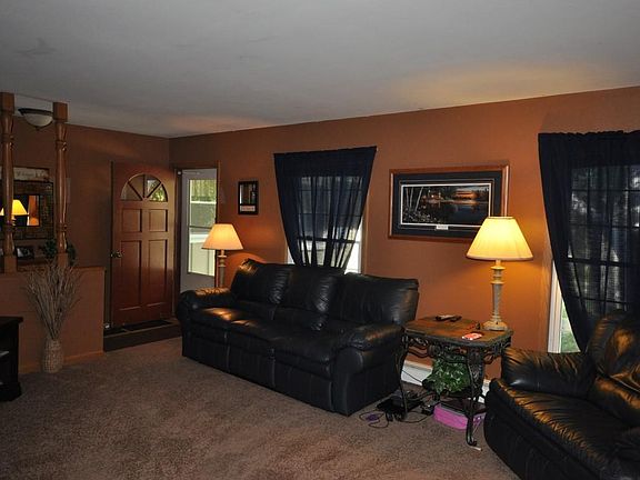 4th image of 814 N 18th Ave