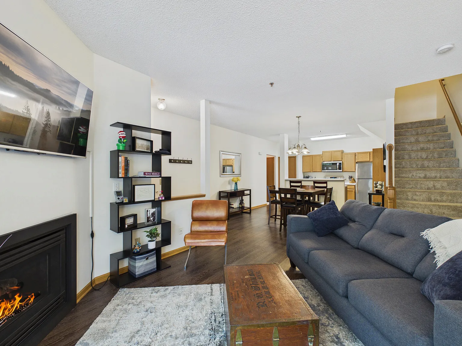 2 bed, 1.5 bath, 1226 sqft, $2,100 — Photo 4
