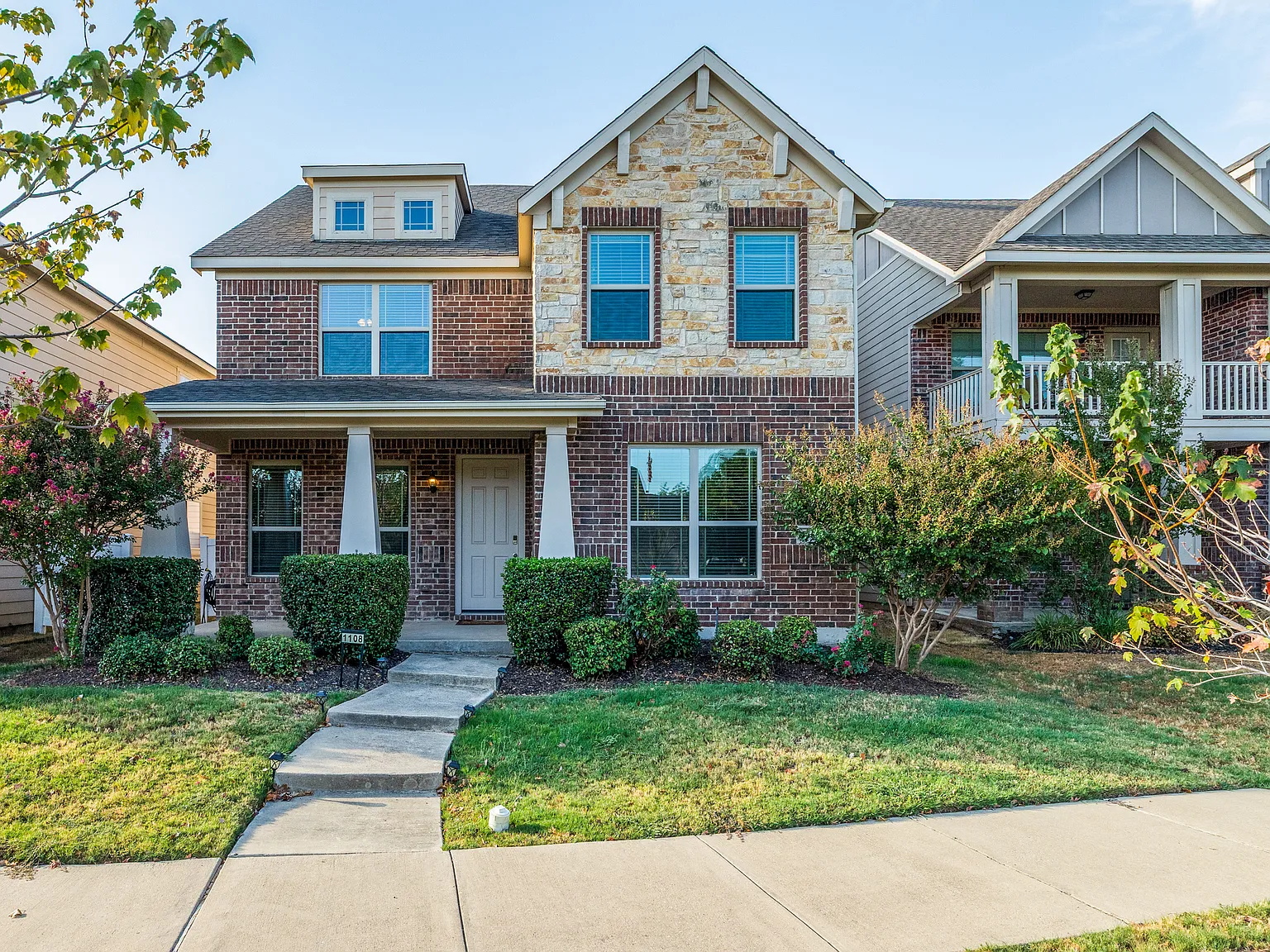 4 bed, 2.5 bath, 3062 sqft, $2,800 — Photo 1