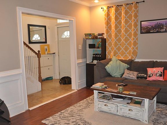 Living Room/Foyer