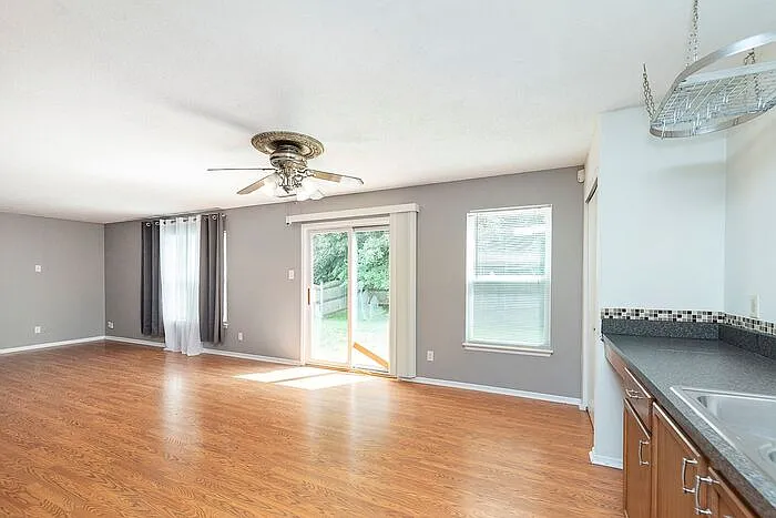 1943 Dutch Elm Dr — Photo 12