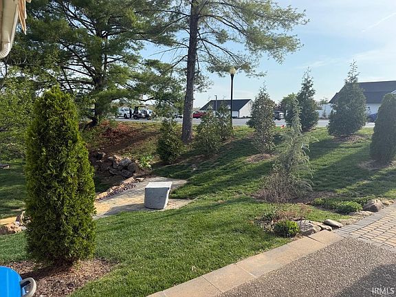 4th image of 11545 Village Dr