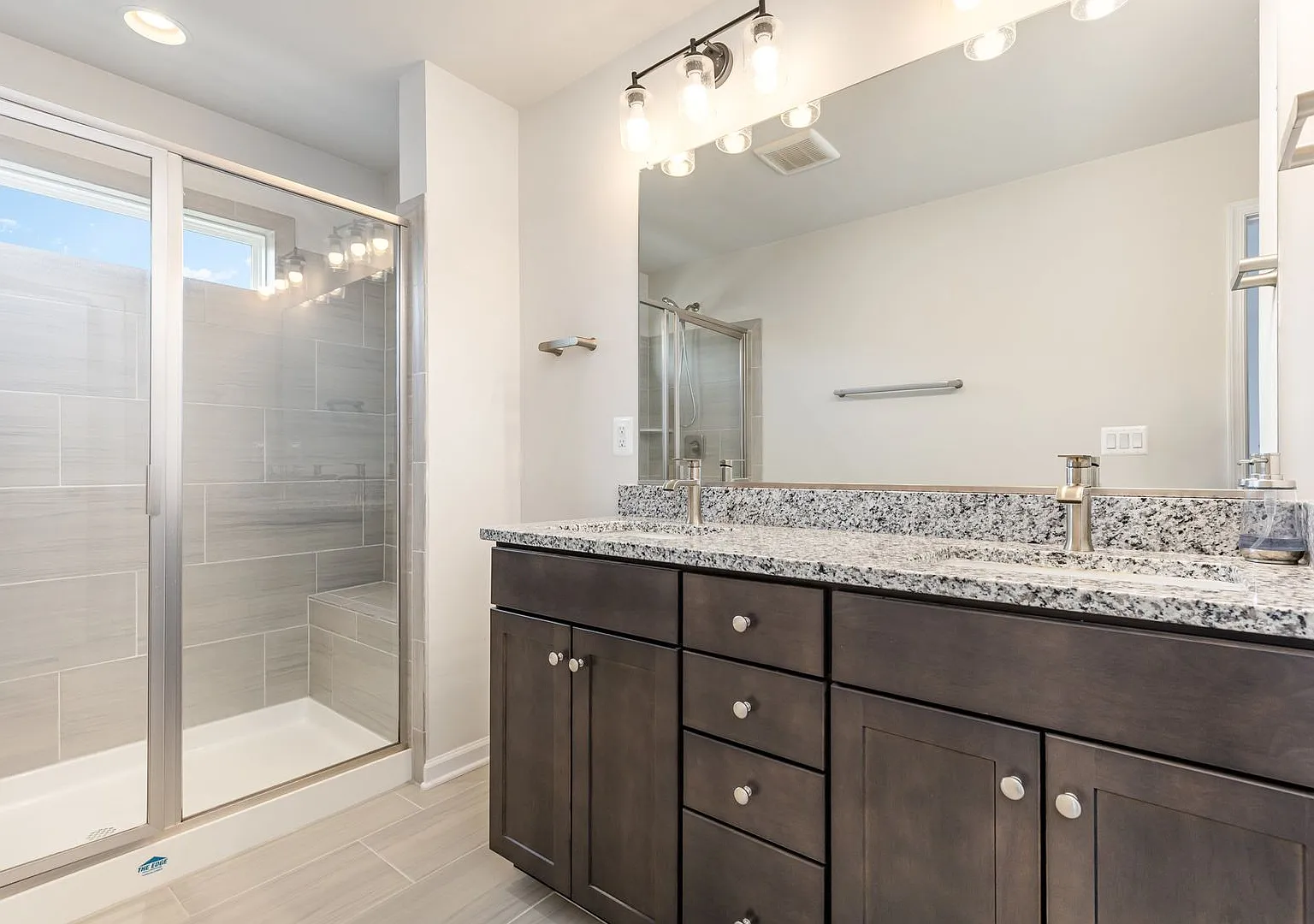 **Coming Soon** $2,850/Month | 4 Bed | 4 Bath | Built In 2023 | Tesla Charger | 2,268 Sf | Availa... — Photo 4