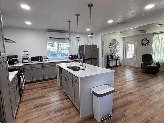 5th image of 10731 Libby Rd #3