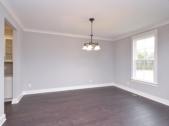 3rd image of 250 Caroline Way #L132