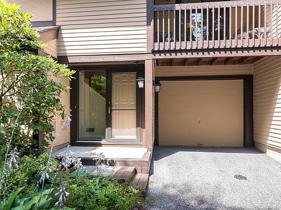 3rd image of 84 Deerfield Ln #1
