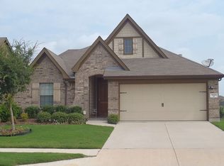 1609 Sparrow Ln, Aubrey, TX 76227
